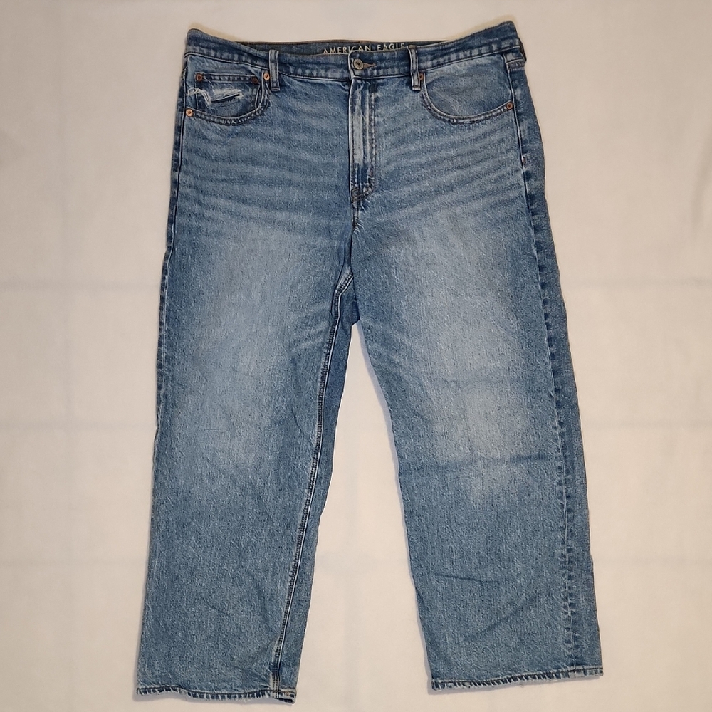 American Eagle Outfitters Women’s Straight Leg Jeans - Light Blue Wash